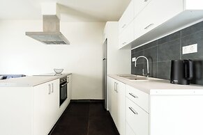 Elysee Apartments 9 B