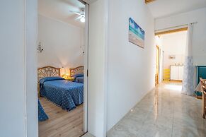 Brezza Apartment Near The Sea