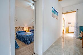 Brezza Apartment Near The Sea