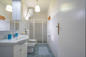 Riva Di Mare Apartment Near The Sea