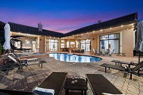 Grand 6BR Plantation Estate w/ Tennis & Pool