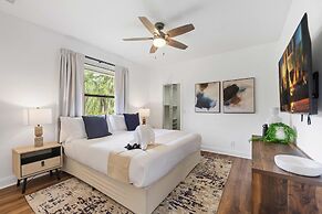 Grand 6BR Plantation Estate w/ Tennis & Pool