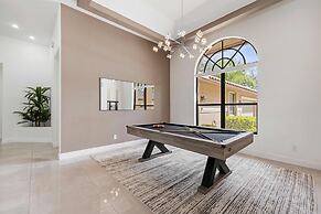 Grand 6BR Plantation Estate w/ Tennis & Pool