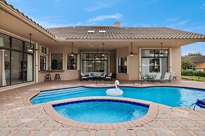 Grand 6BR Plantation Estate w/ Tennis & Pool