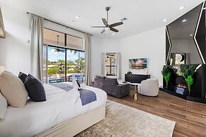 Grand 6BR Plantation Estate w/ Tennis & Pool