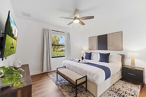 Grand 6BR Plantation Estate w/ Tennis & Pool