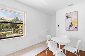 Grand 6BR Plantation Estate w/ Tennis & Pool