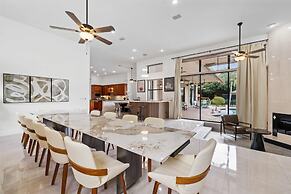 Grand 6BR Plantation Estate w/ Tennis & Pool