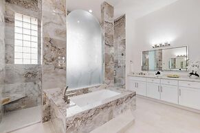 Grand 6BR Plantation Estate w/ Tennis & Pool