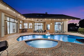 Grand 6BR Plantation Estate w/ Tennis & Pool