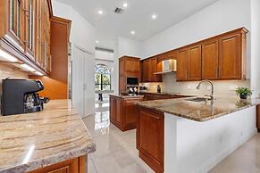 Grand 6BR Plantation Estate w/ Tennis & Pool