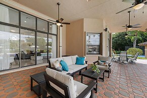 Grand 6BR Plantation Estate w/ Tennis & Pool