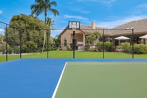 Grand 6BR Plantation Estate w/ Tennis & Pool