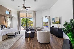 Grand 6BR Plantation Estate w/ Tennis & Pool