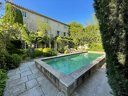 Villa Maillane 18th Century Residence Completely Renovated