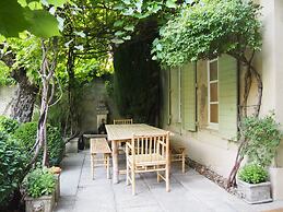 Villa Maillane 18th Century Residence Completely Renovated