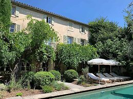 Villa Maillane 18th Century Residence Completely Renovated