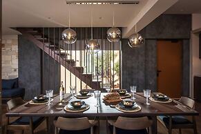 Villa Ouranos - Where the World Unfolds Before you