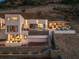 Villa Ouranos - Where the World Unfolds Before you