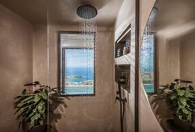 Villa Ouranos - Where the World Unfolds Before you