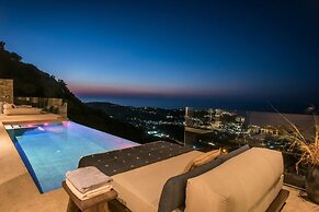 Villa Ouranos - Where the World Unfolds Before you