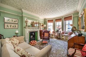The Grand Old Boy - Marylebone - by Frankie Says