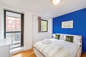 The Queen s Retreat - Camden - by Frankie Says