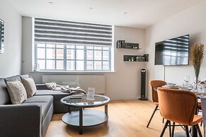 Amigos Nest - Farringdon - by Frankie Says