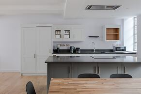 Law Order - Farringdon - by Frankie Says