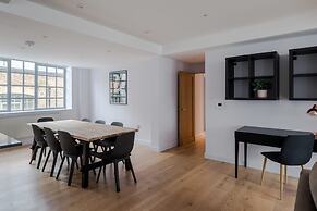 Law Order - Farringdon - by Frankie Says