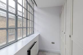 Law Order - Farringdon - by Frankie Says