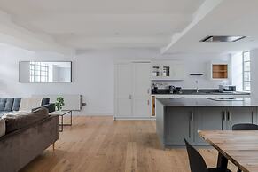 Law Order - Farringdon - by Frankie Says