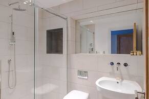 Law Order - Farringdon - by Frankie Says