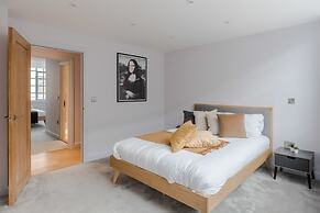 Law Order - Farringdon - by Frankie Says