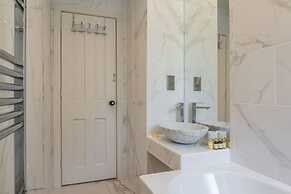 A Regal Abode - Marylebone - by Frankie Says