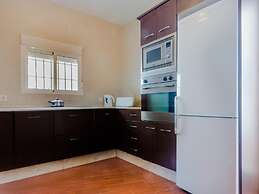Calma Holiday Home 22606