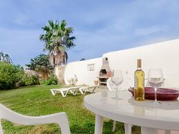 Calma Holiday Home 22606