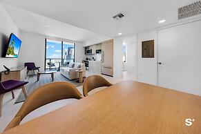 Contemporary Miami Getaway with Bay View