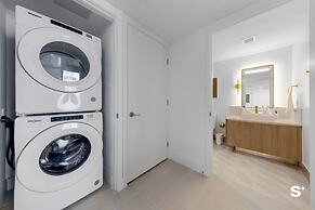 Contemporary Miami Getaway with Bay View