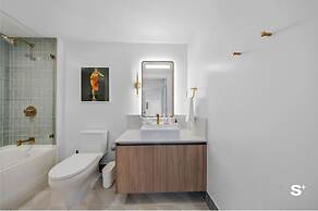 Contemporary Miami Getaway with Bay View