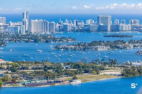 Contemporary Miami Getaway with Bay View