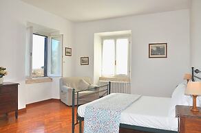 Villa Montecasciano - 8 Sleeps Private Garden
