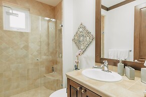 CR Luxury Altavista 2A 3 Bdrm