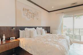 CR Luxury Altavista 2A 3 Bdrm