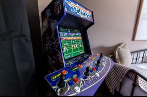 Iconic 3BD Entire House in The Heart Of Pittsburg