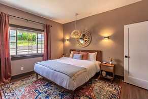 Iconic 3BD Entire House in The Heart Of Pittsburg