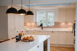 Luxury Langtoft Stud - Sleeps 10