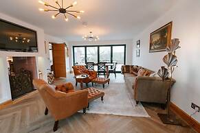 Luxury Langtoft Stud - Sleeps 10