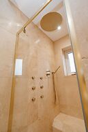 Luxury Langtoft Stud - Sleeps 10