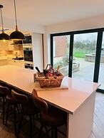 Luxury Langtoft Stud - Sleeps 10